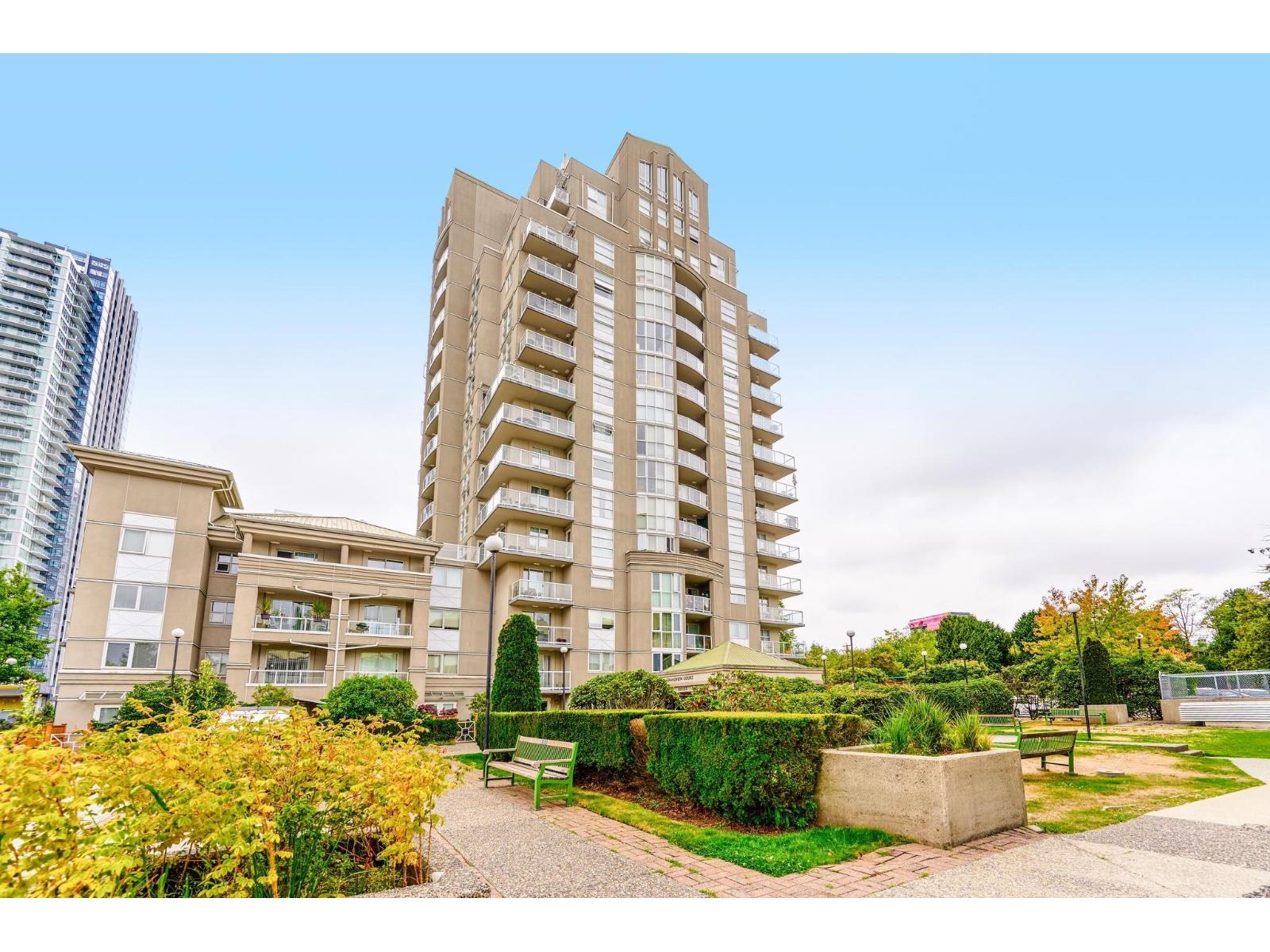 705 10523 UNIVERSITY DRIVE, Surrey, British Columbia