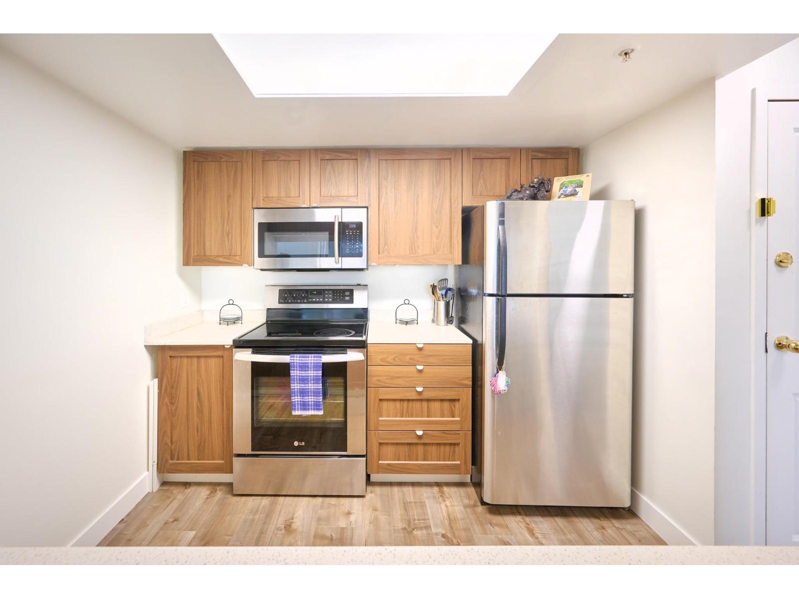 705 10523 University Drive, Surrey, British Columbia  V3T 5T8 - Photo 4 - R3158908