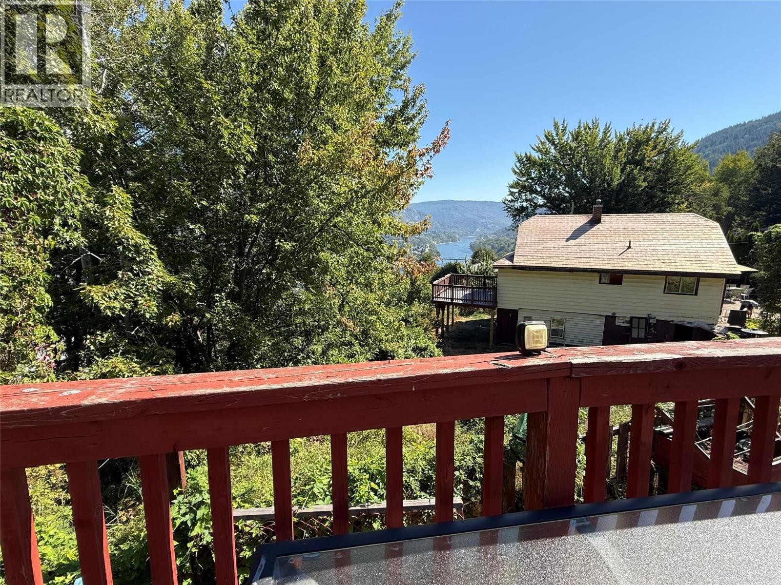 943 Mountain Street, Trail, British Columbia  V1R 3G6 - Photo 18 - 10398793