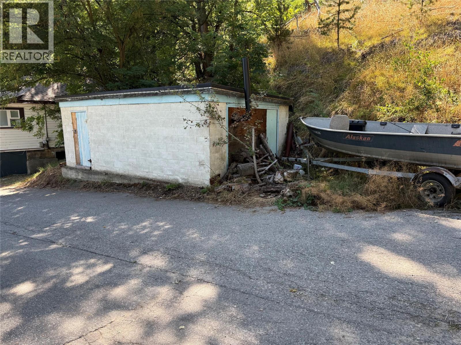 943 Mountain Street, Trail, British Columbia  V1R 3G6 - Photo 26 - 10398793