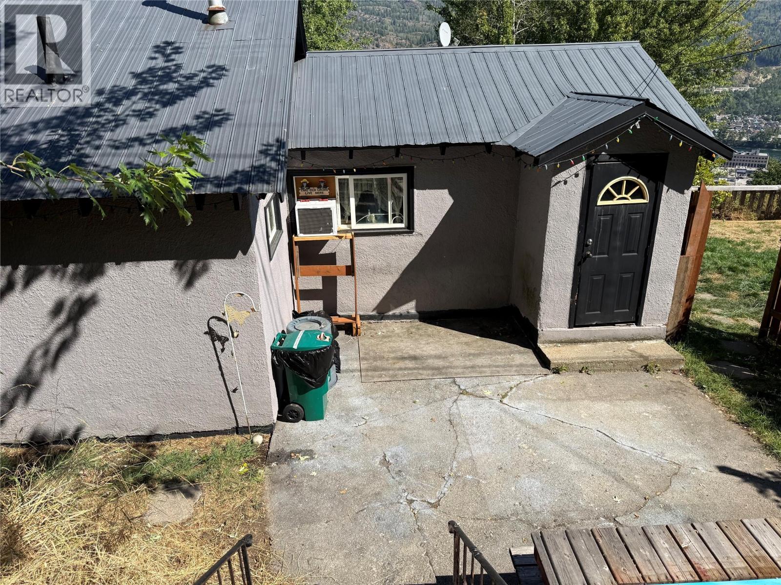 943 Mountain Street, Trail, British Columbia  V1R 3G6 - Photo 28 - 10398793
