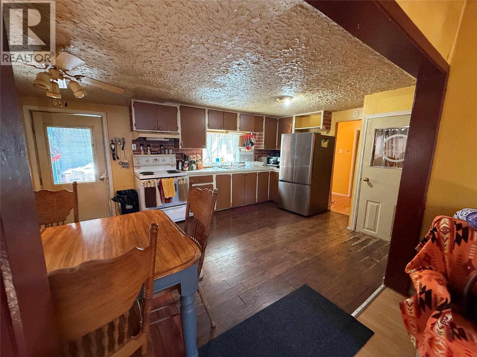 943 Mountain Street, Trail, British Columbia  V1R 3G6 - Photo 8 - 10398793