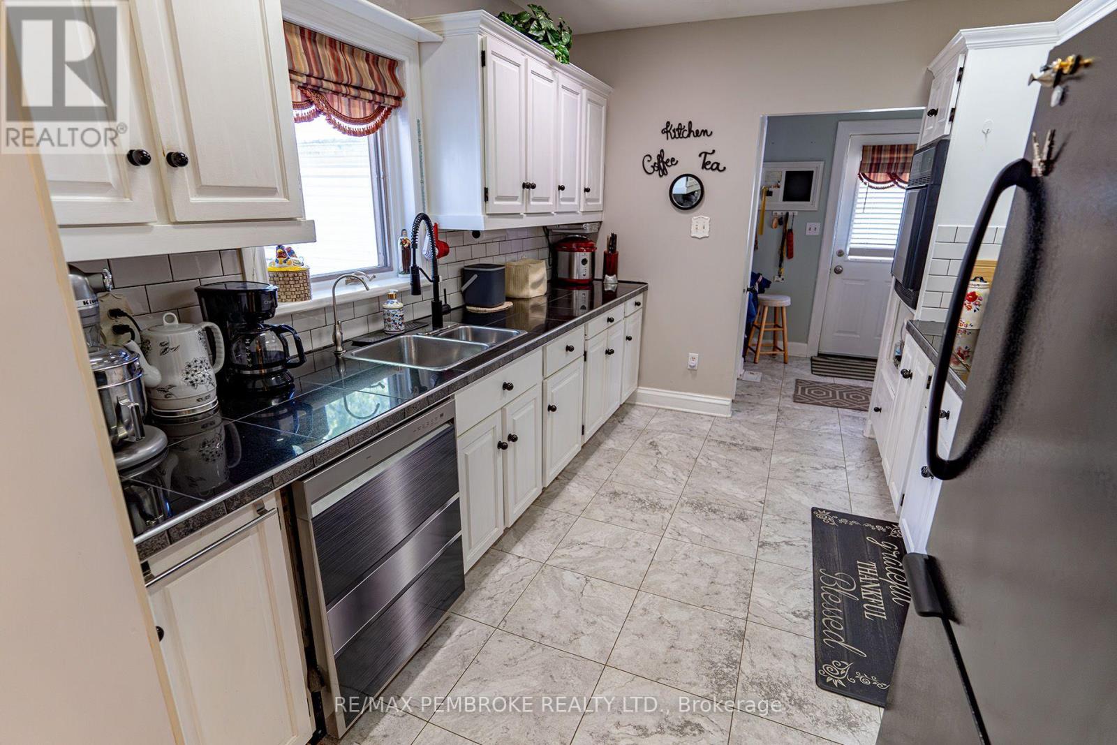 225 Mary Street, Pembroke, Ontario  K8A 5V9 - Photo 14 - X13712412