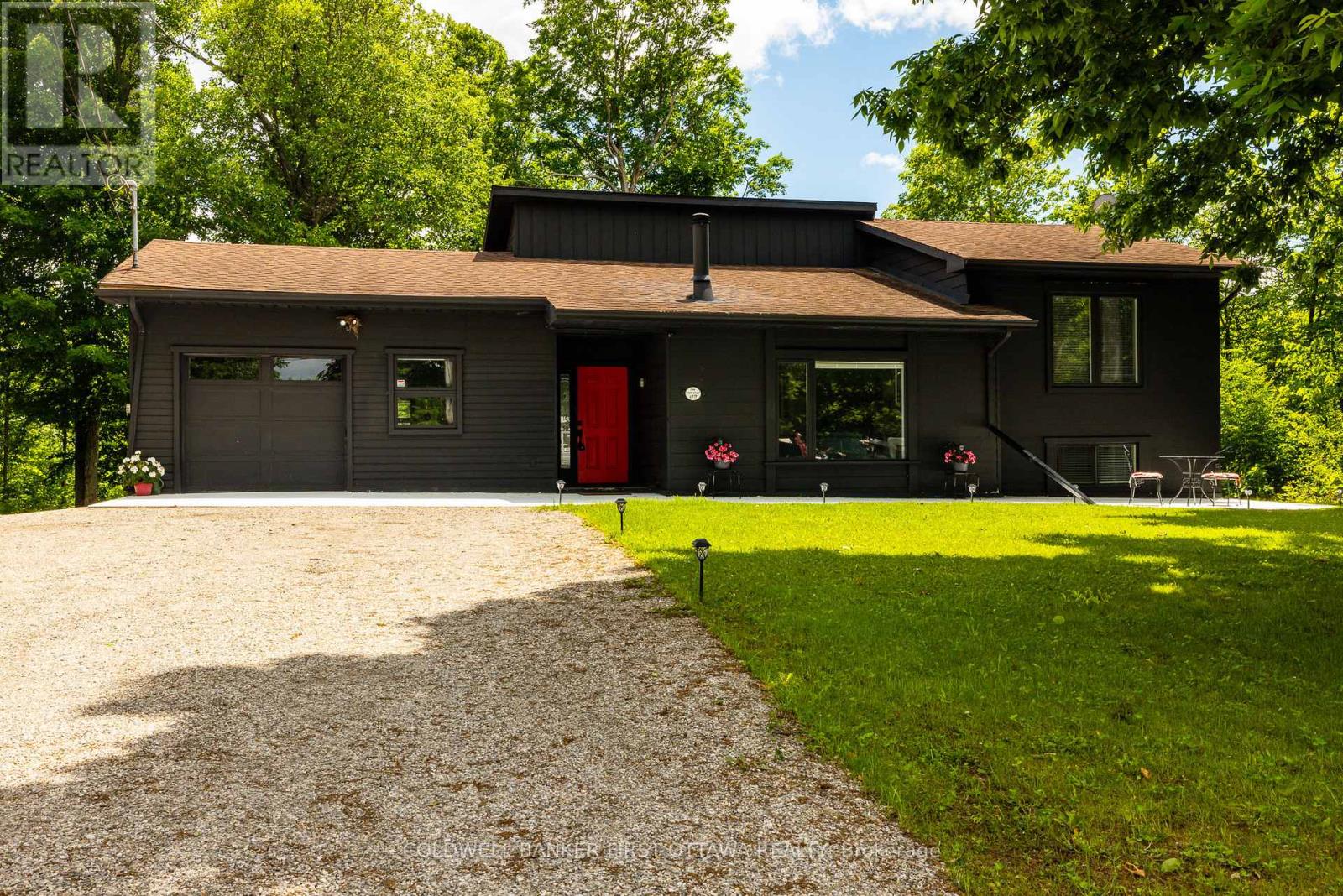 6779 ROGER STEVENS DRIVE, Montague, Ontario