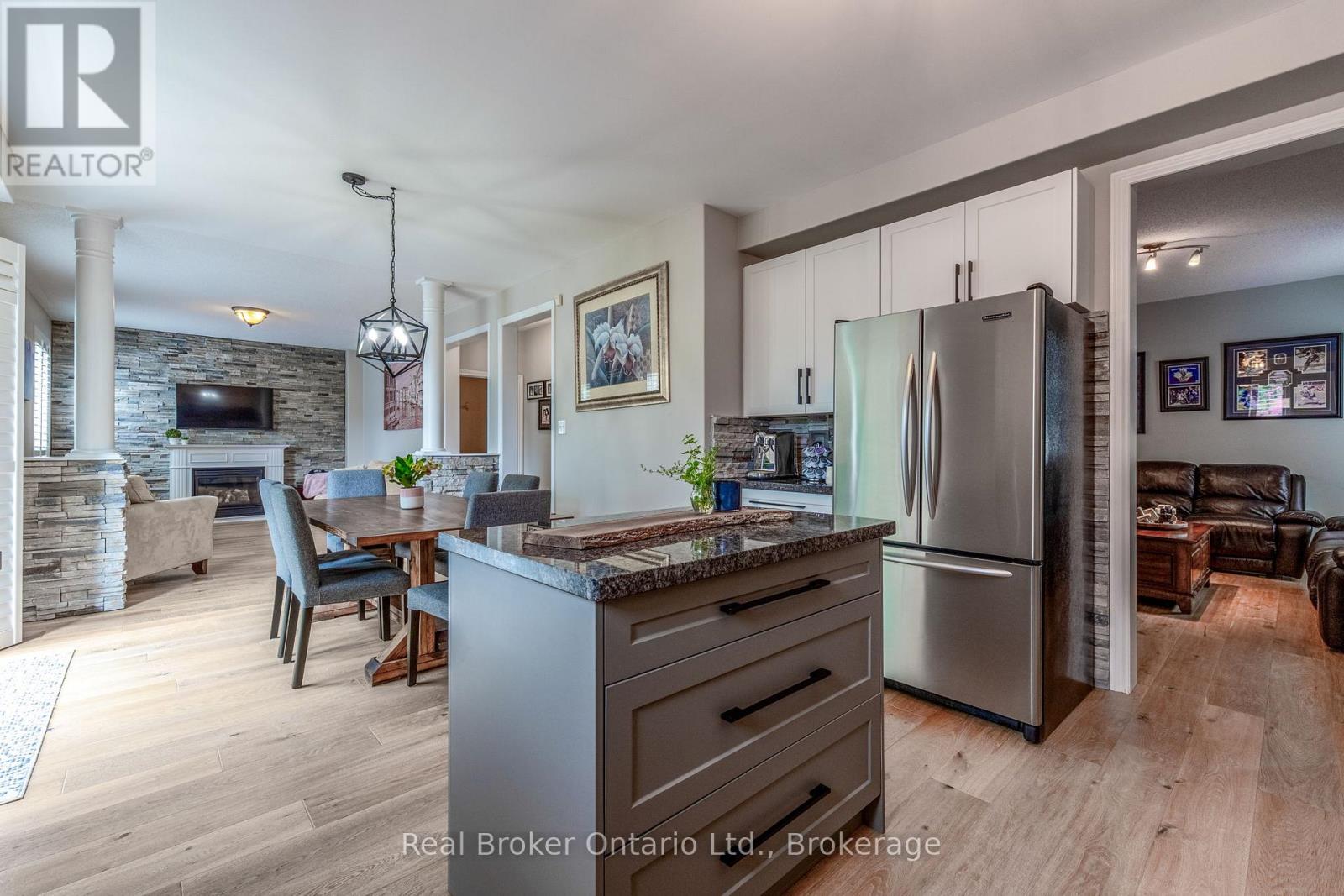 50 The Queensway, Barrie, Ontario  L4M 7J3 - Photo 15 - S13712426