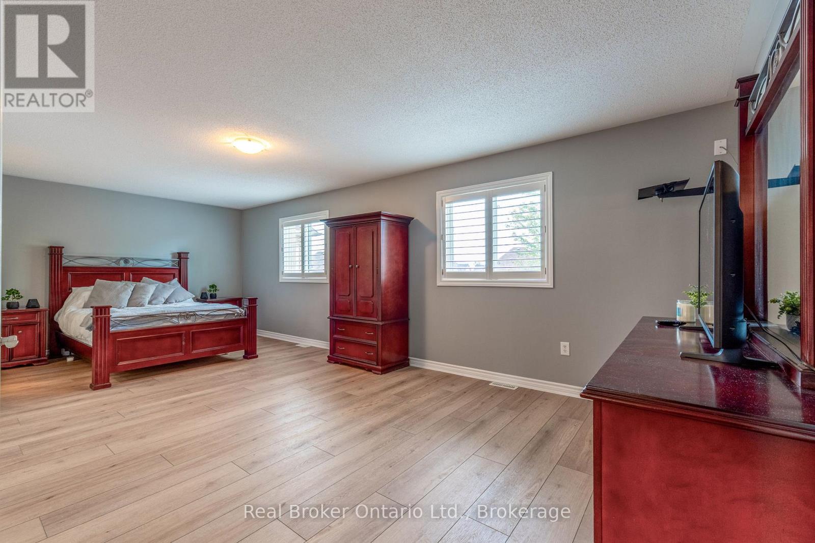 50 The Queensway, Barrie, Ontario  L4M 7J3 - Photo 18 - S13712426