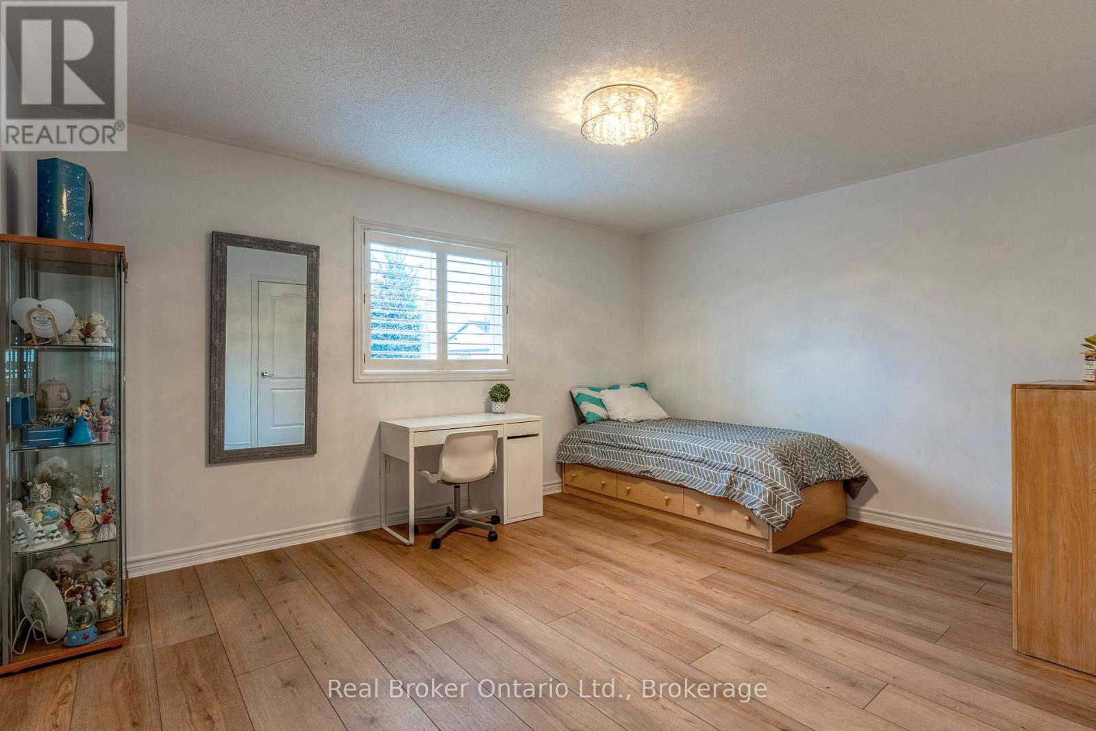 50 The Queensway, Barrie, Ontario  L4M 7J3 - Photo 27 - S13712426