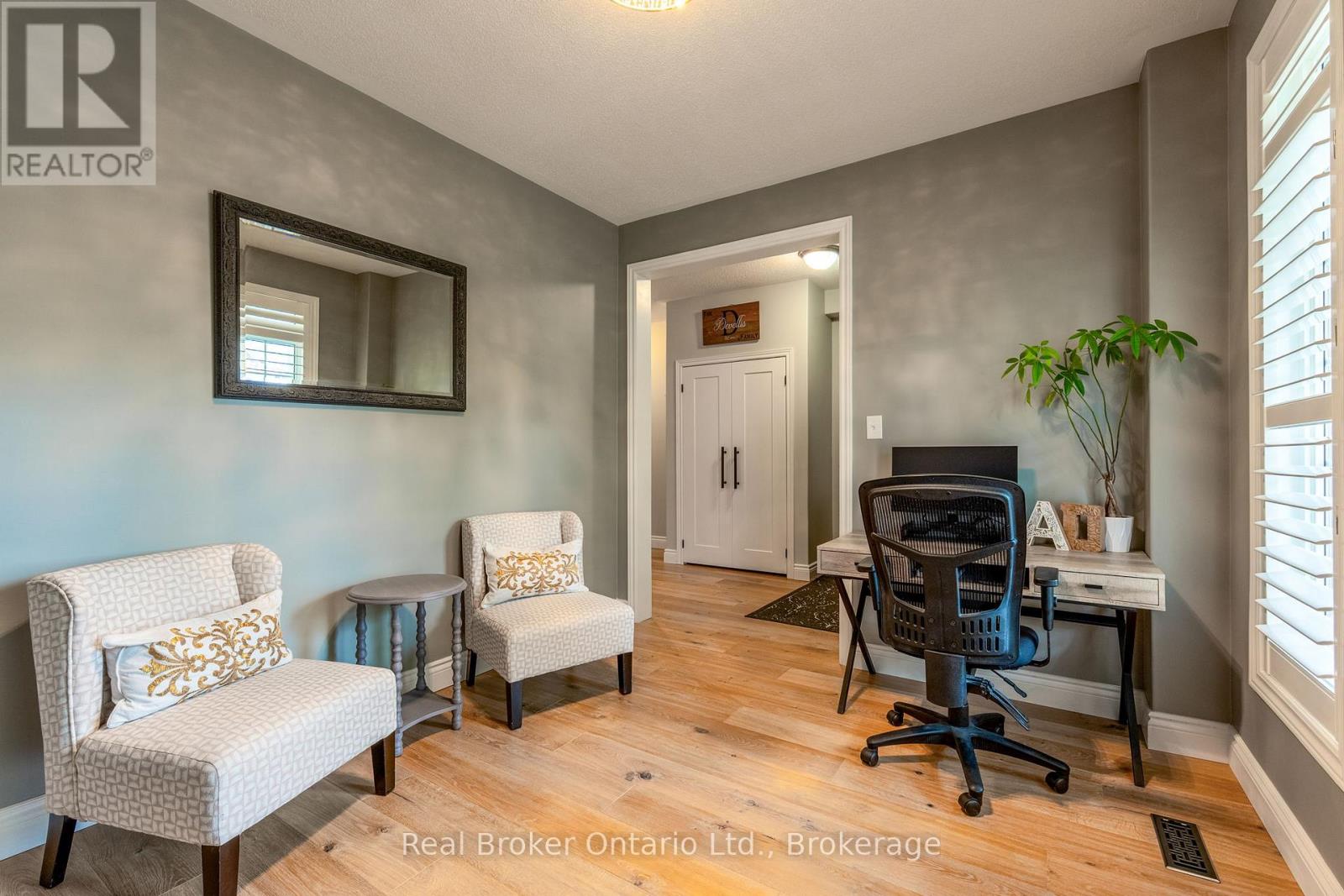 50 The Queensway, Barrie, Ontario  L4M 7J3 - Photo 5 - S13712426