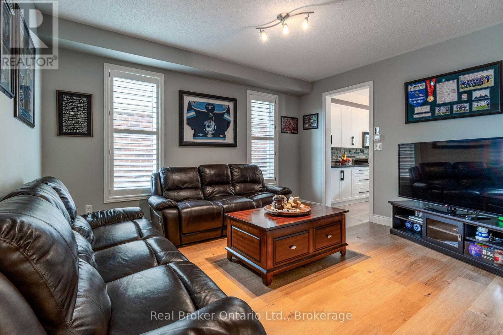 50 The Queensway, Barrie, Ontario  L4M 7J3 - Photo 7 - S13712426