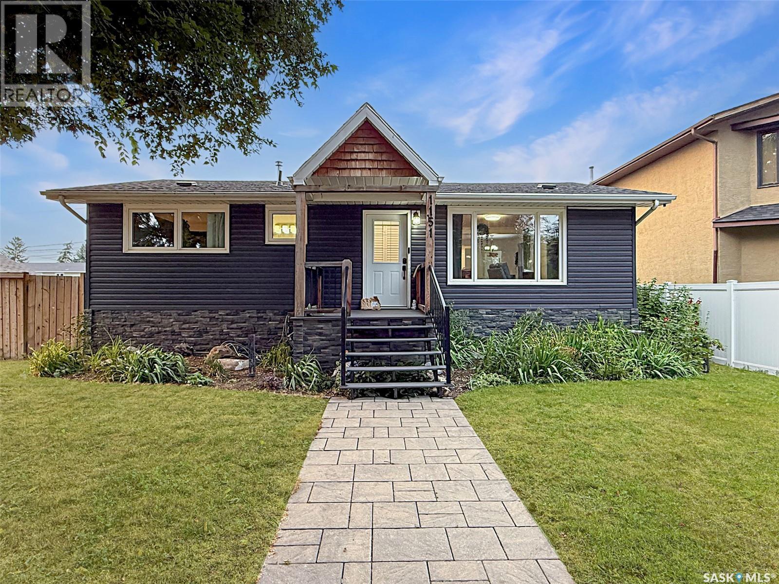 1151 Chaplin STREET E, Swift Current, Saskatchewan
