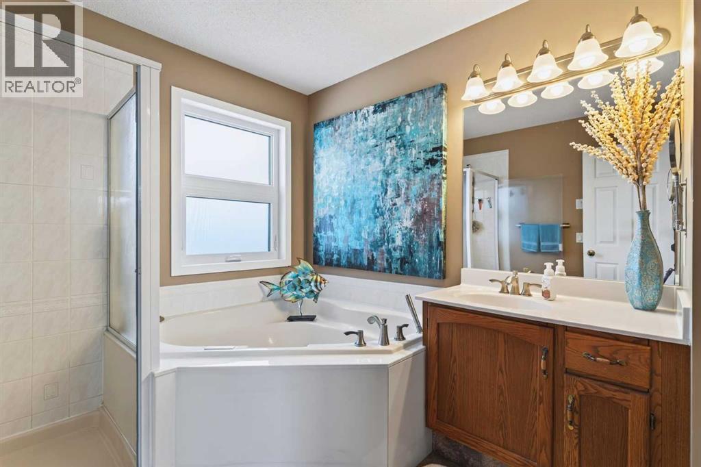 30 Somerset Court Sw, Calgary, Alberta  T2Y 3H4 - Photo 33 - A2339713