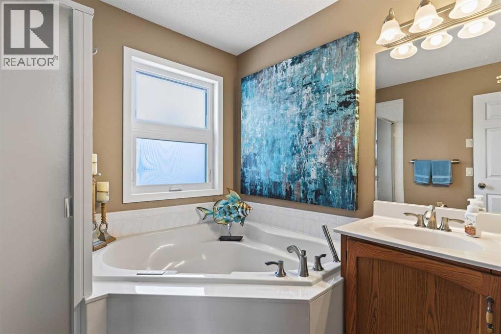 30 Somerset Court Sw, Calgary, Alberta  T2Y 3H4 - Photo 35 - A2339713