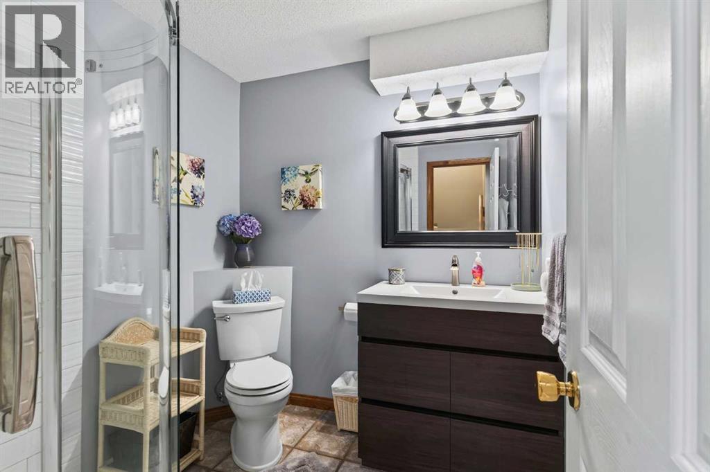 30 Somerset Court Sw, Calgary, Alberta  T2Y 3H4 - Photo 39 - A2339713