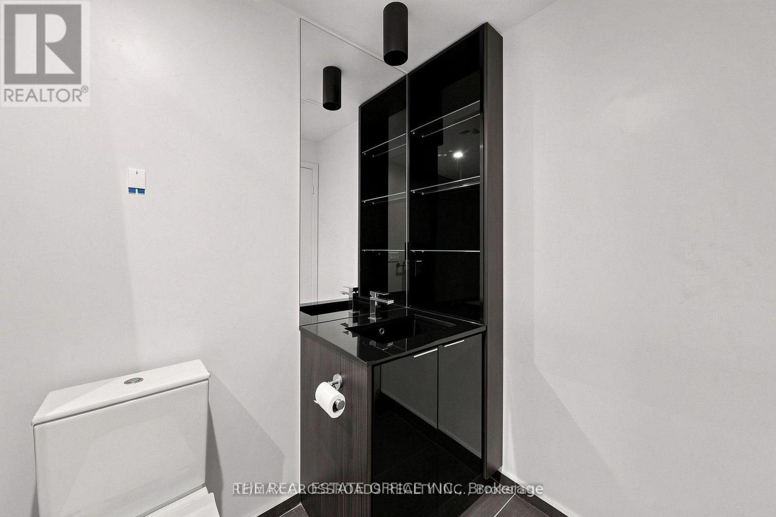 2816 - 70 Temperance Street W, Toronto, Ontario M5H 0B1 - Photo 13 - C13712458