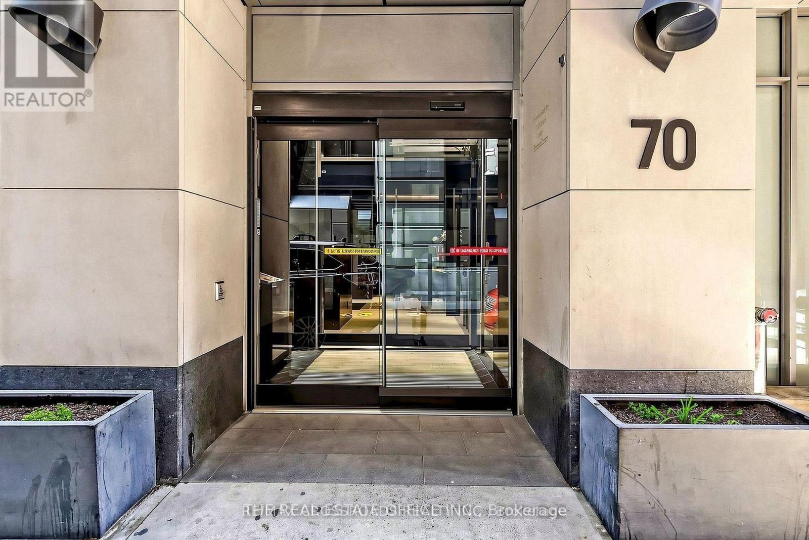 2816 - 70 Temperance Street W, Toronto, Ontario M5H 0B1 - Photo 2 - C13712458