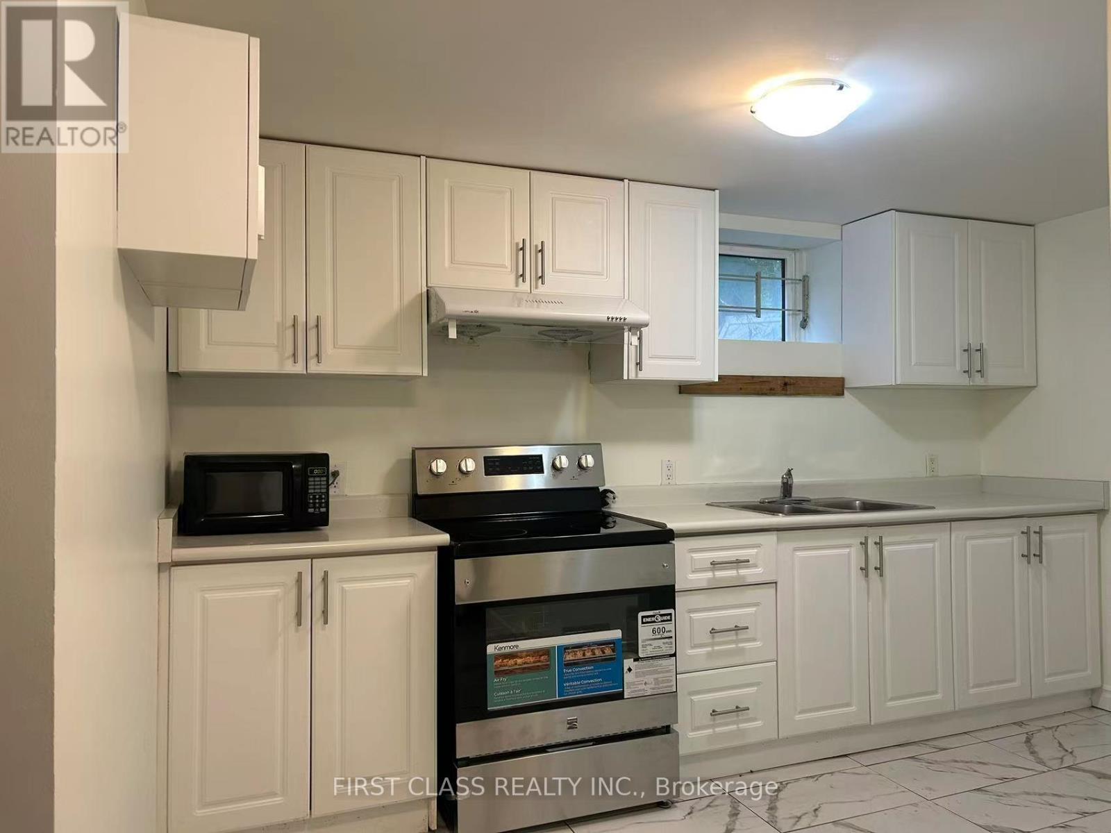 448 ELMWOOD AVENUE, Richmond Hill, Ontario