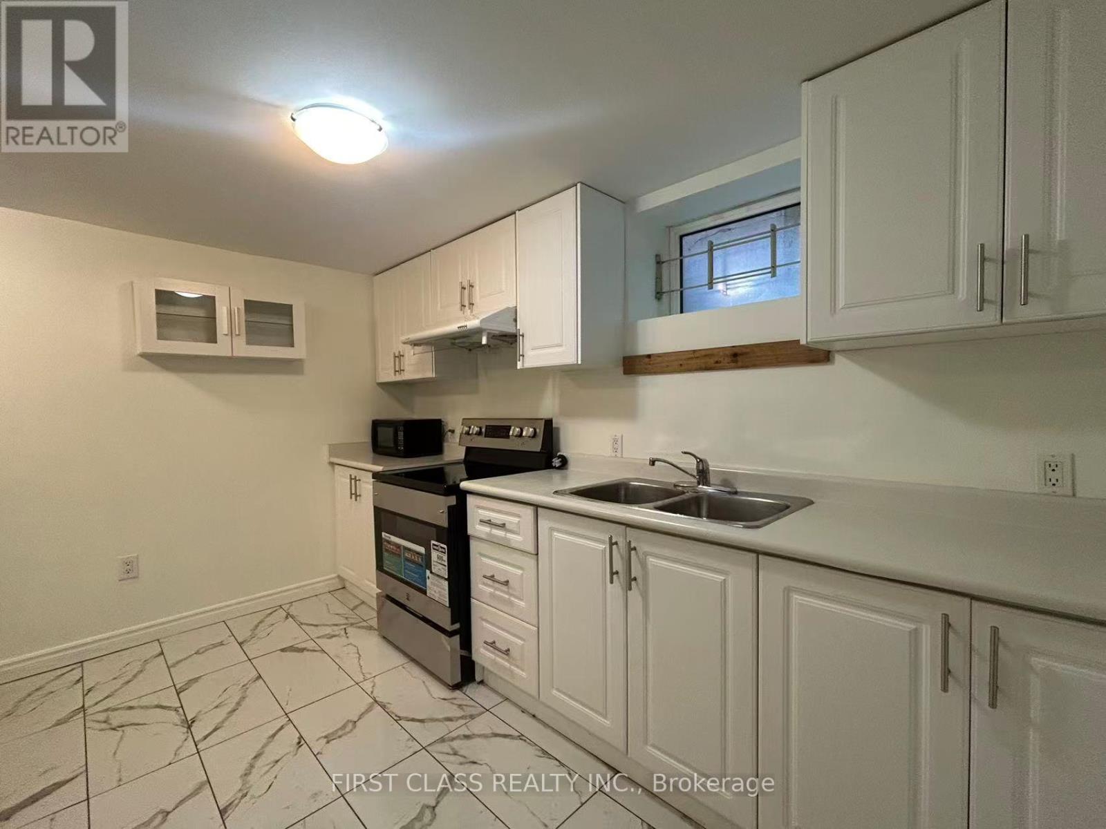 448 Elmwood Avenue, Richmond Hill, Ontario  L4C 1M4 - Photo 2 - N13712430
