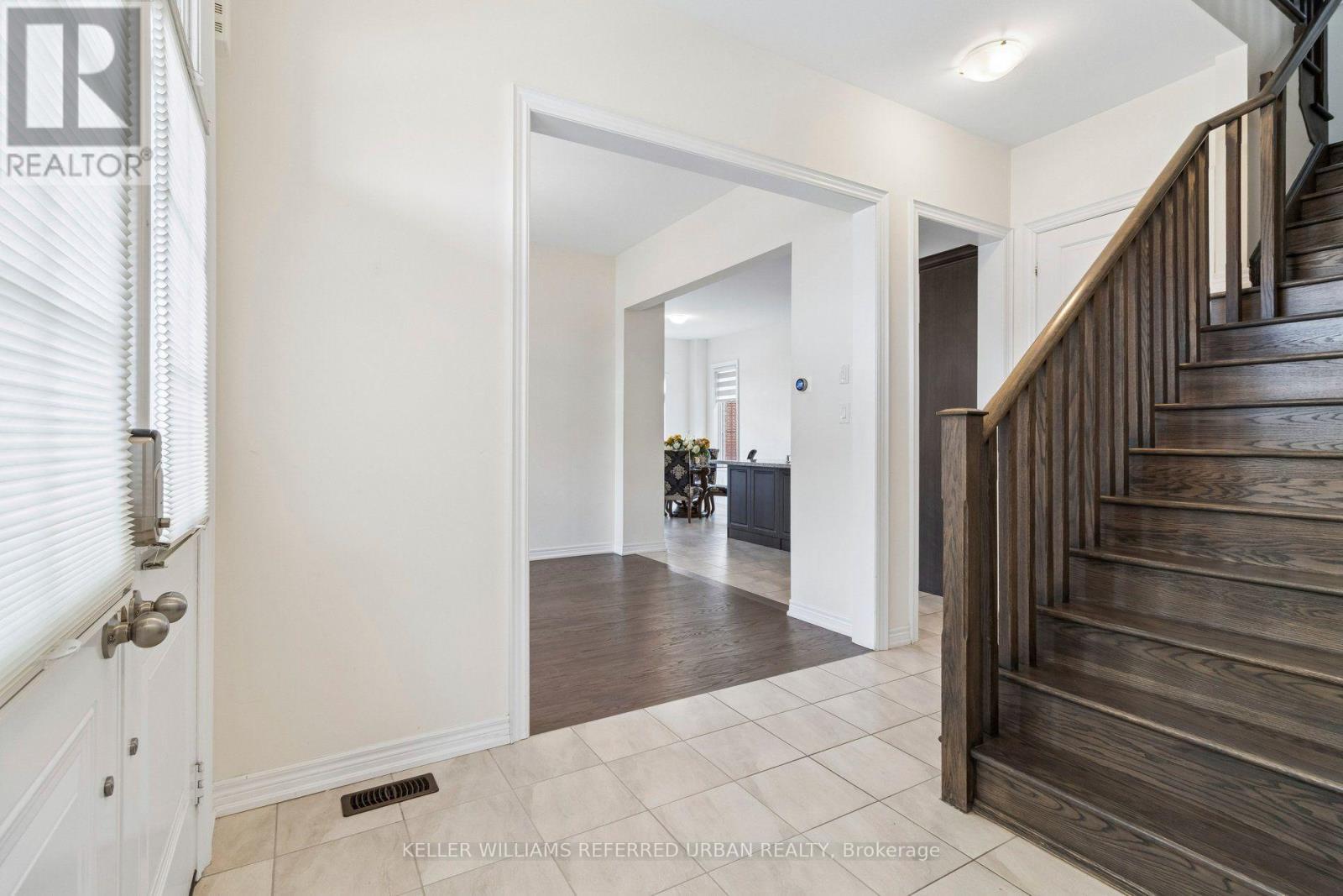 54 Leary Crescent, Richmond Hill, Ontario  L4S 0G7 - Photo 6 - N13712436