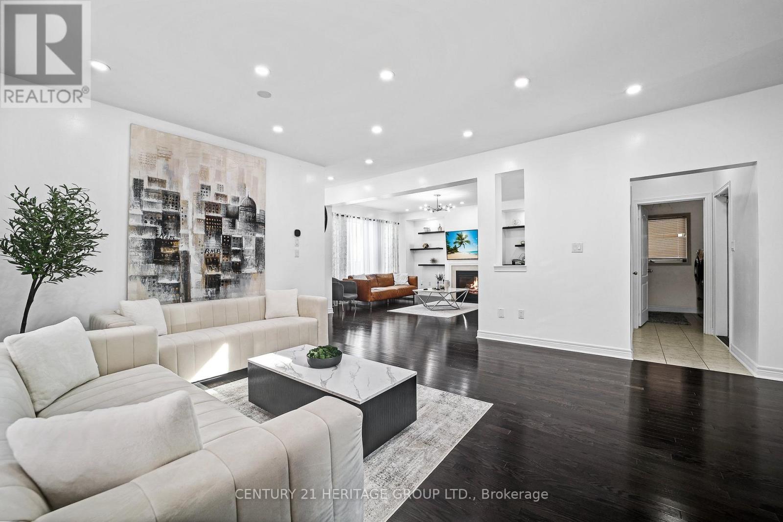 32 Amberwing Landing, Bradford West Gwillimbury, Ontario  L3Z 0H9 - Photo 5 - N13618238