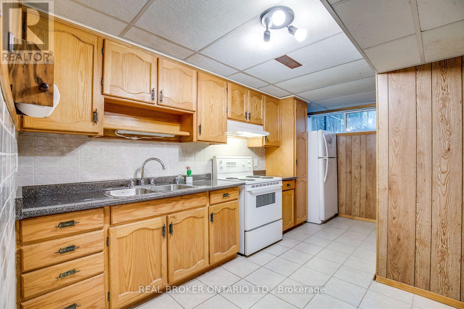 Bsmt - 43 Hammond Road, Mississauga, Ontario  L5M 2A1 - Photo 4 - W13712460