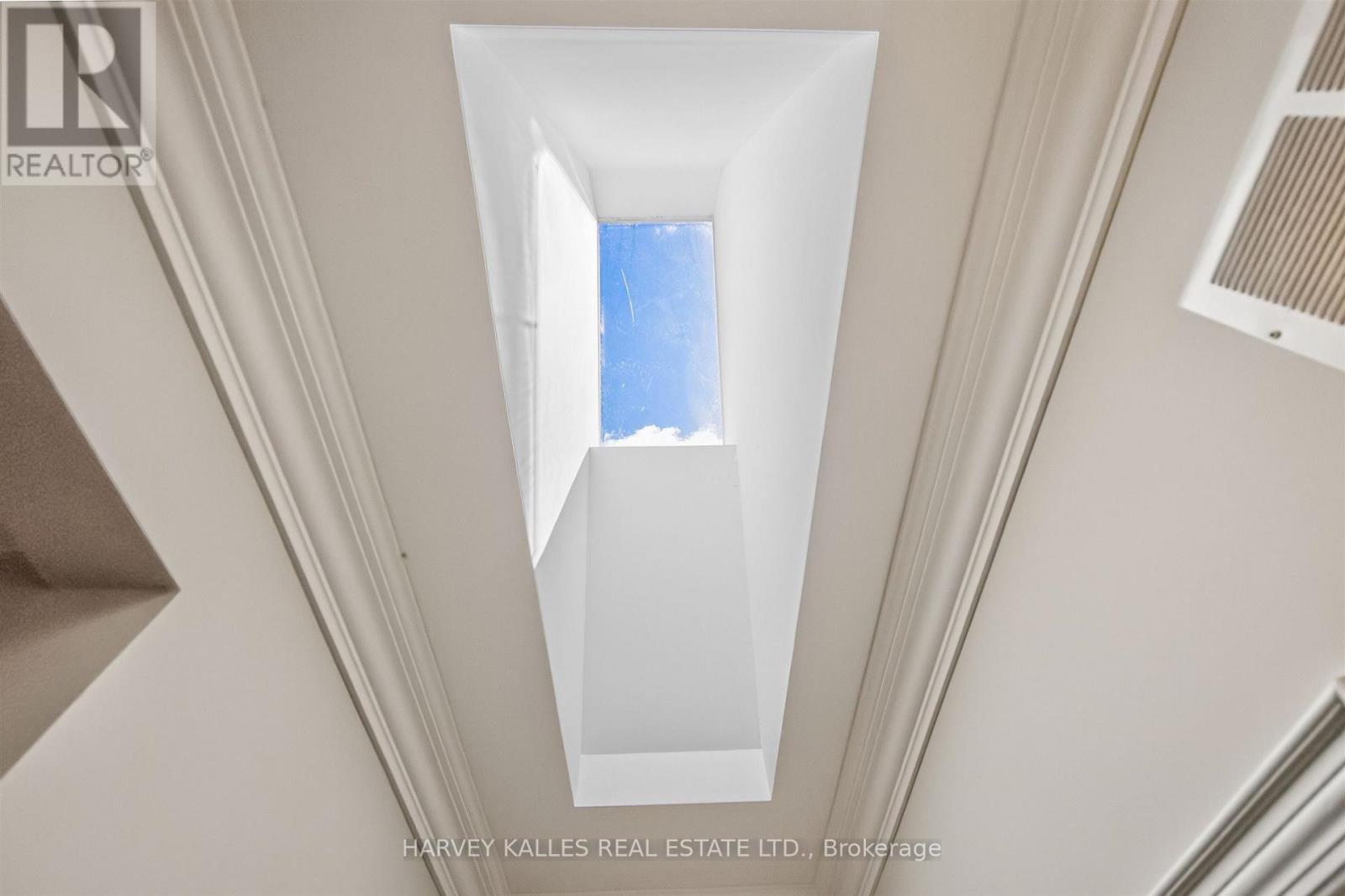 17 Lockheed Boulevard, Toronto, Ontario  M9P 2H5 - Photo 18 - W13712462