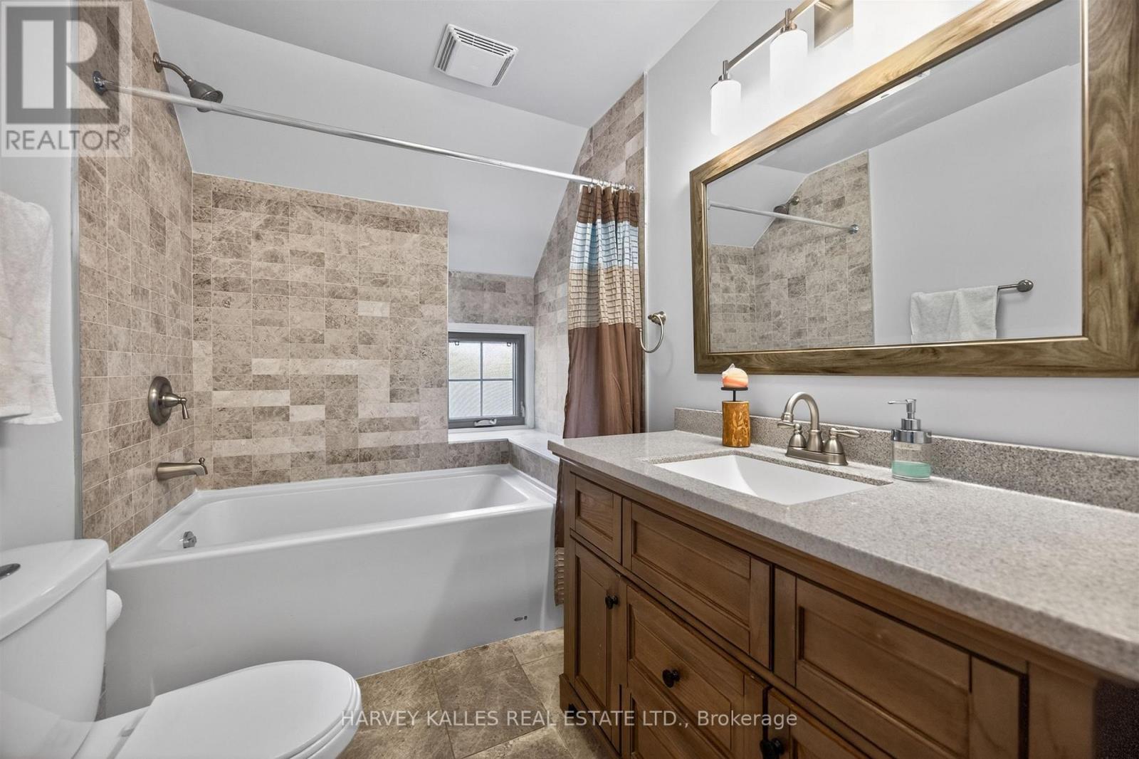 17 Lockheed Boulevard, Toronto, Ontario  M9P 2H5 - Photo 26 - W13712462