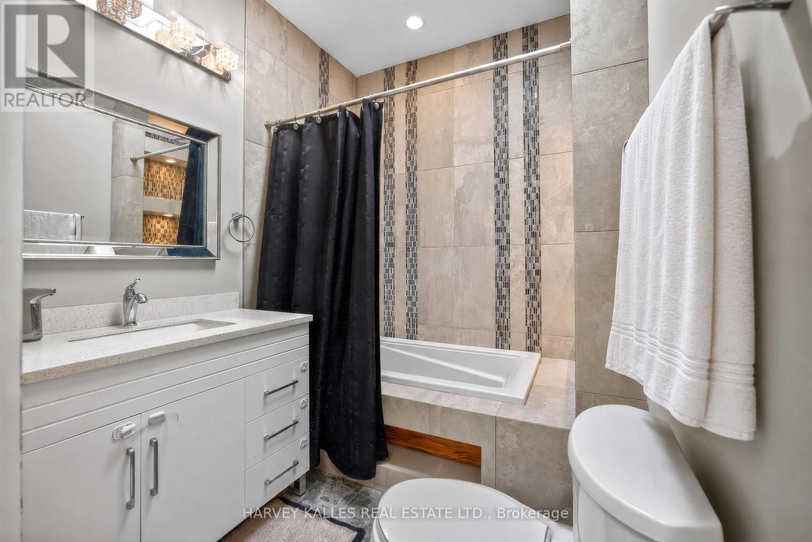 17 Lockheed Boulevard, Toronto, Ontario  M9P 2H5 - Photo 28 - W13712462