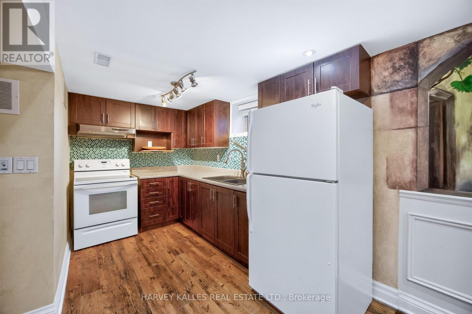 17 Lockheed Boulevard, Toronto, Ontario  M9P 2H5 - Photo 33 - W13712462
