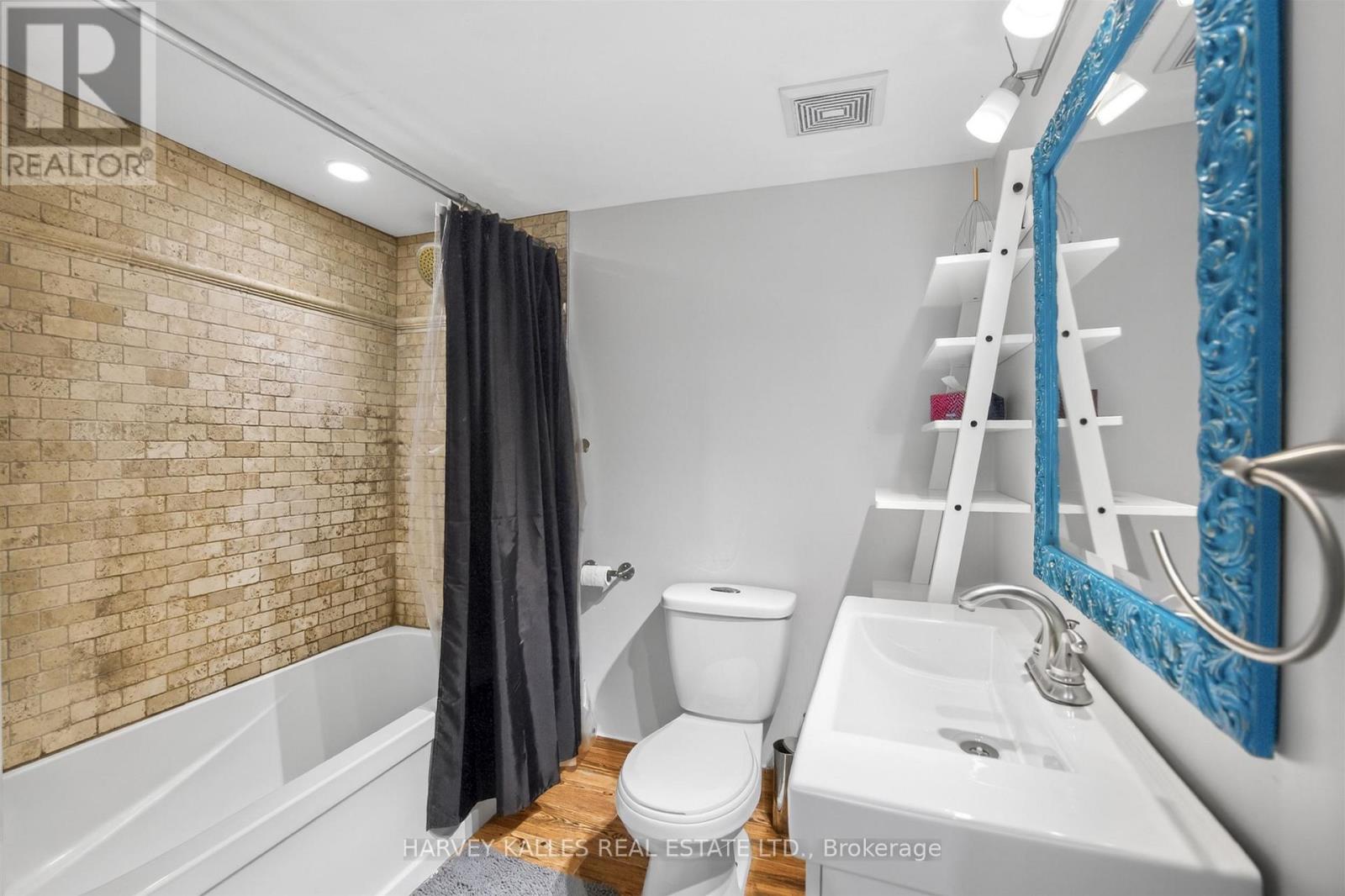 17 Lockheed Boulevard, Toronto, Ontario  M9P 2H5 - Photo 35 - W13712462