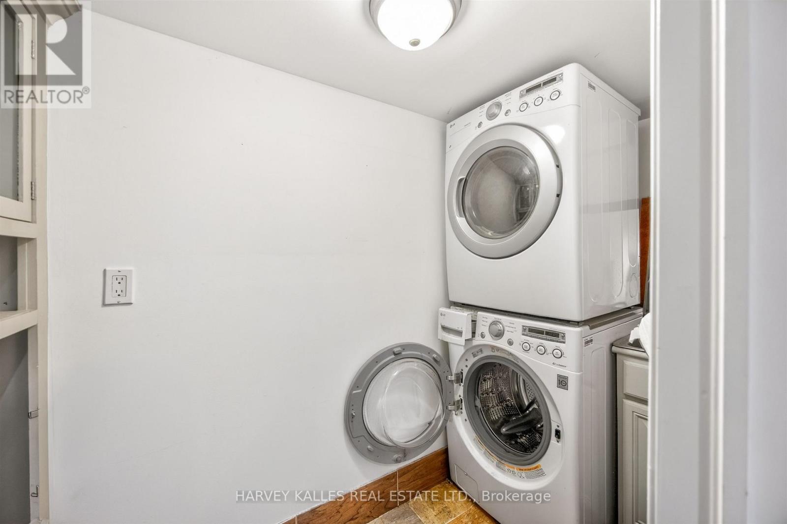 17 Lockheed Boulevard, Toronto, Ontario  M9P 2H5 - Photo 36 - W13712462