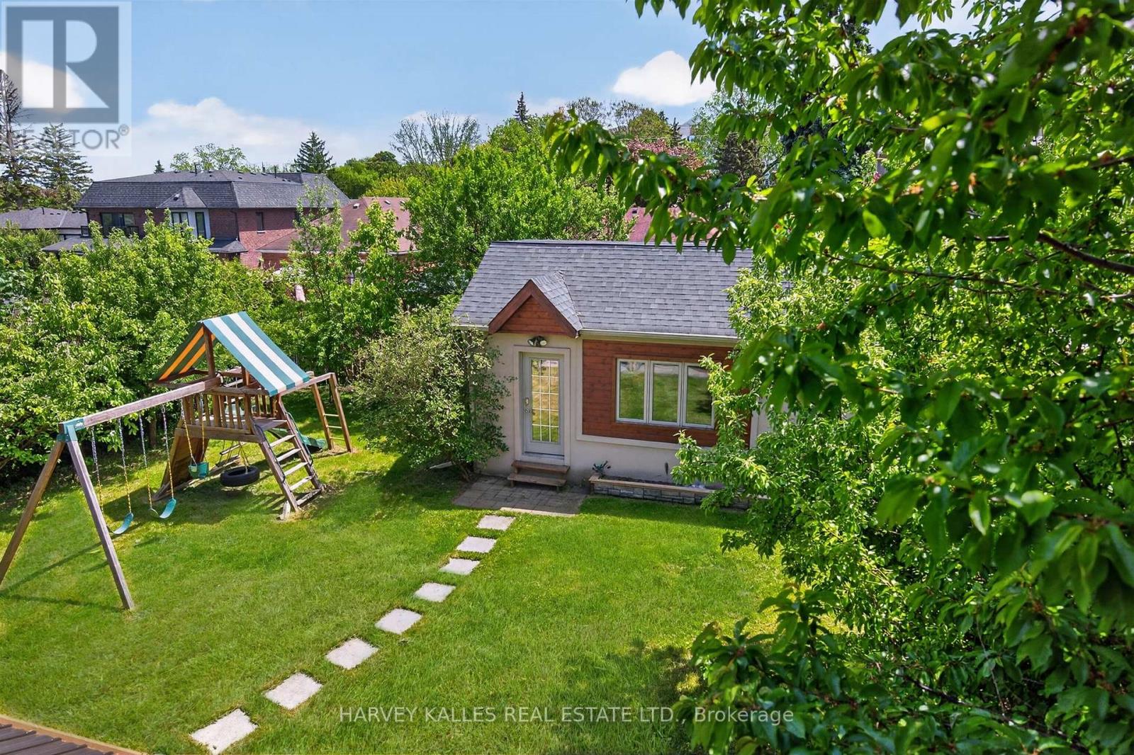 17 Lockheed Boulevard, Toronto, Ontario  M9P 2H5 - Photo 38 - W13712462
