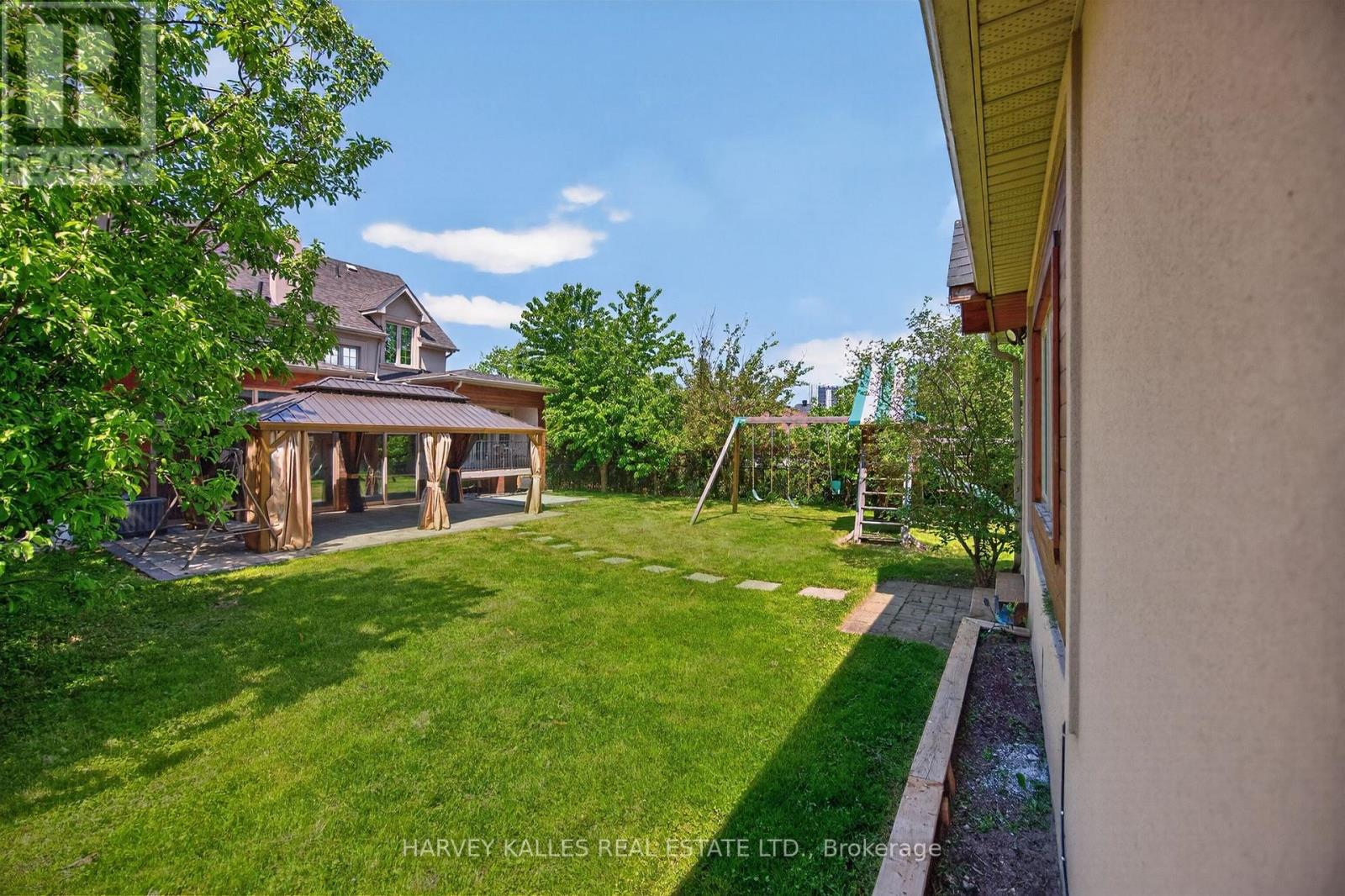 17 Lockheed Boulevard, Toronto, Ontario  M9P 2H5 - Photo 40 - W13712462