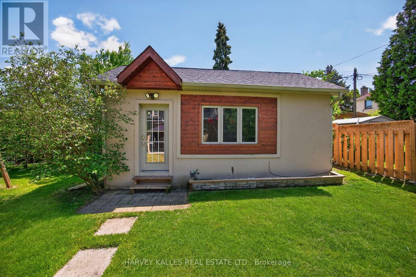 17 Lockheed Boulevard, Toronto, Ontario  M9P 2H5 - Photo 42 - W13712462