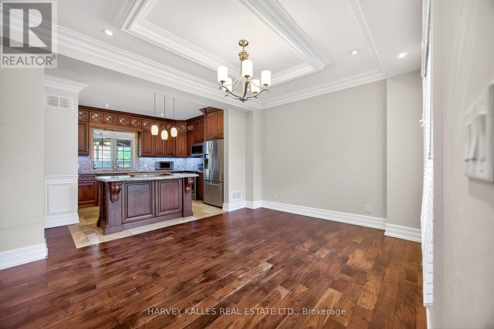 17 Lockheed Boulevard, Toronto, Ontario  M9P 2H5 - Photo 8 - W13712462