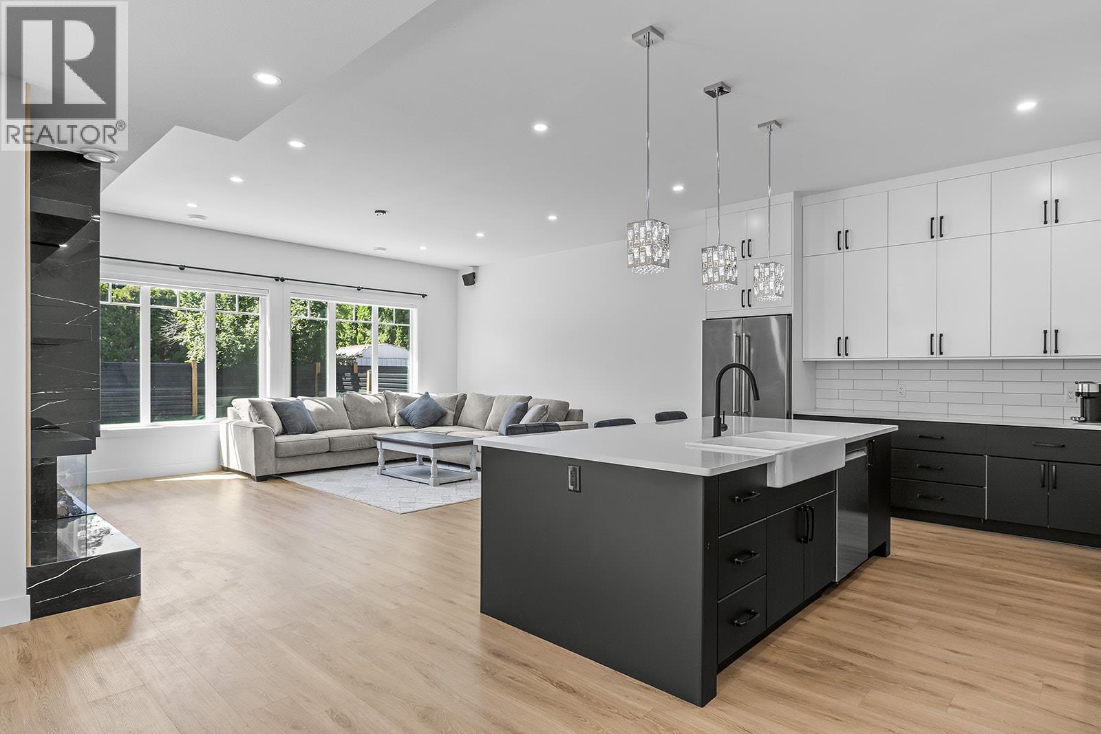 693 Balsam Road, Kelowna, British Columbia  V1W 1C1 - Photo 11 - 10393848