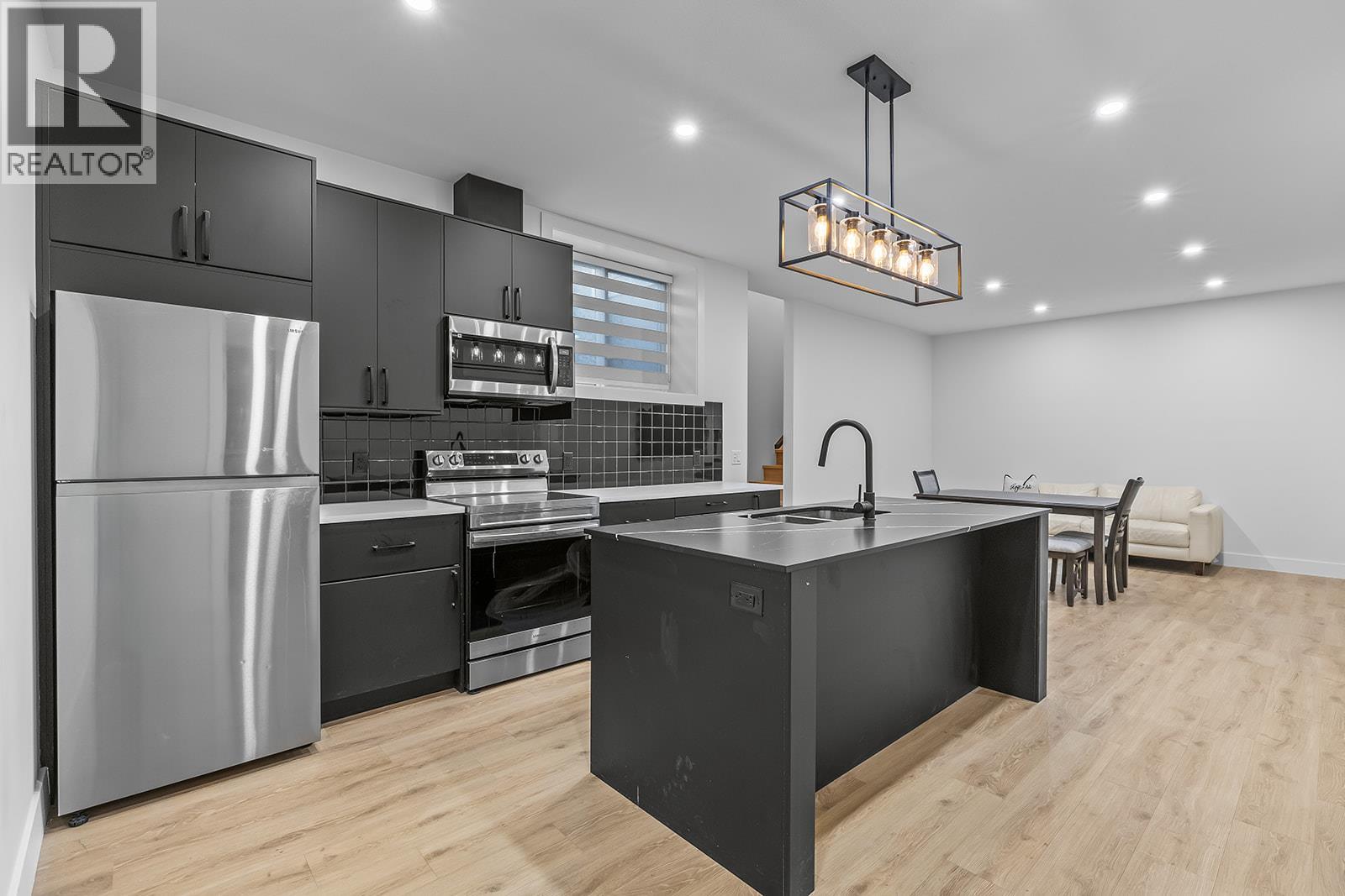 693 Balsam Road, Kelowna, British Columbia  V1W 1C1 - Photo 56 - 10393848