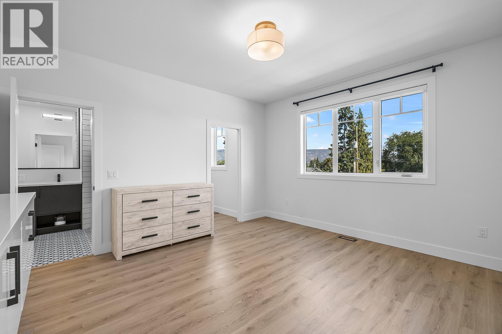 693 Balsam Road, Kelowna, British Columbia  V1W 1C1 - Photo 36 - 10393848