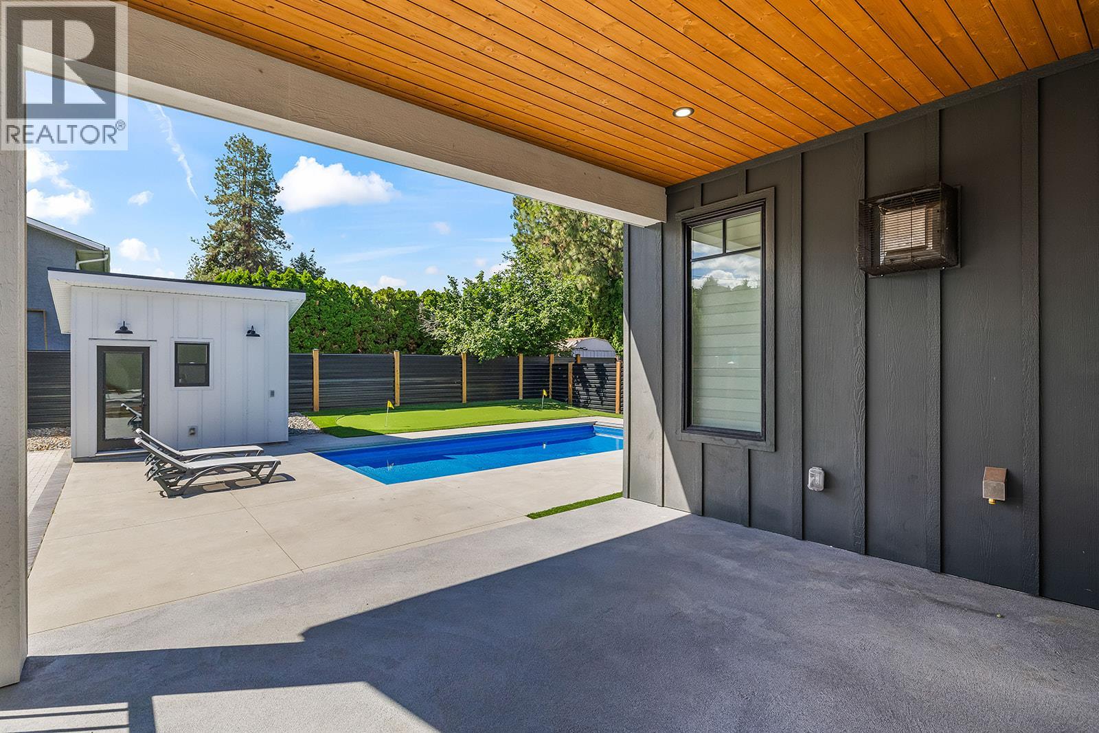 693 Balsam Road, Kelowna, British Columbia  V1W 1C1 - Photo 65 - 10393848
