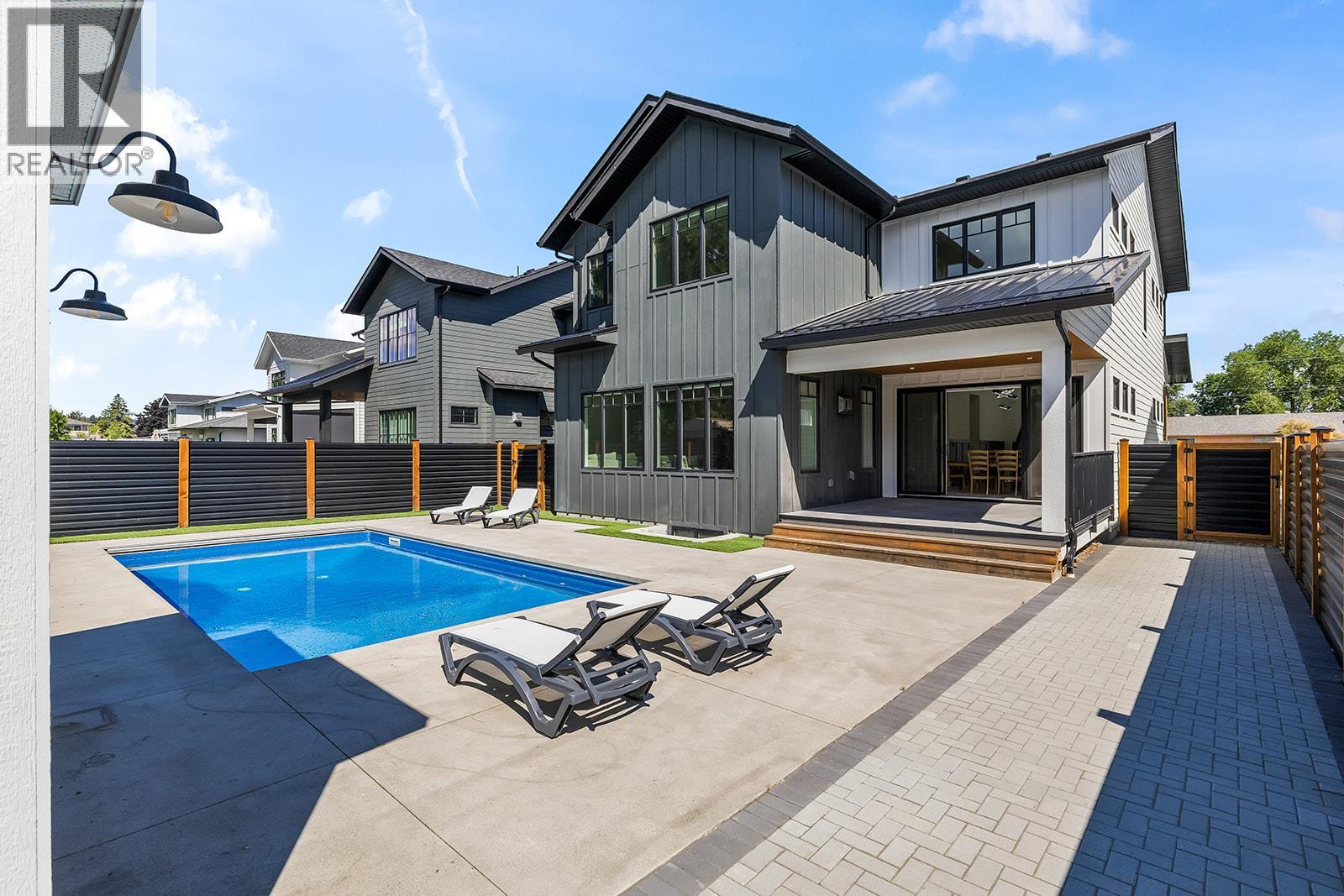 693 Balsam Road, Kelowna, British Columbia  V1W 1C1 - Photo 72 - 10393848