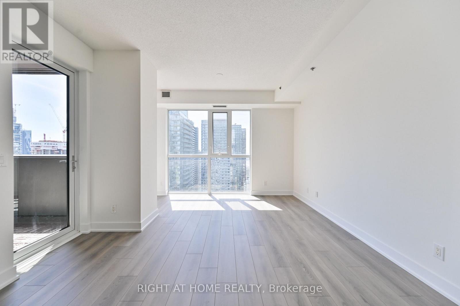 3506 - 318 Richmond Street W, Toronto, Ontario  M5V 0B4 - Photo 3 - C13712472