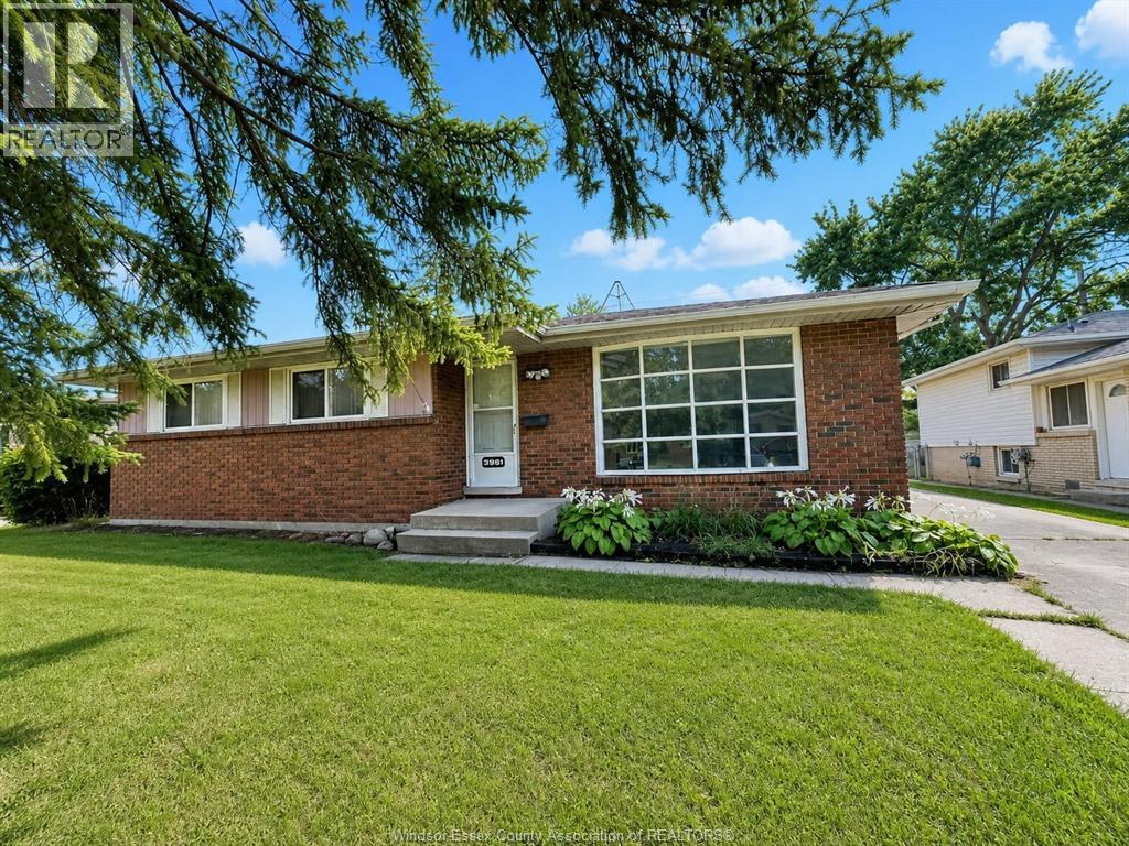 3961 Lennon COURT, Windsor, Ontario