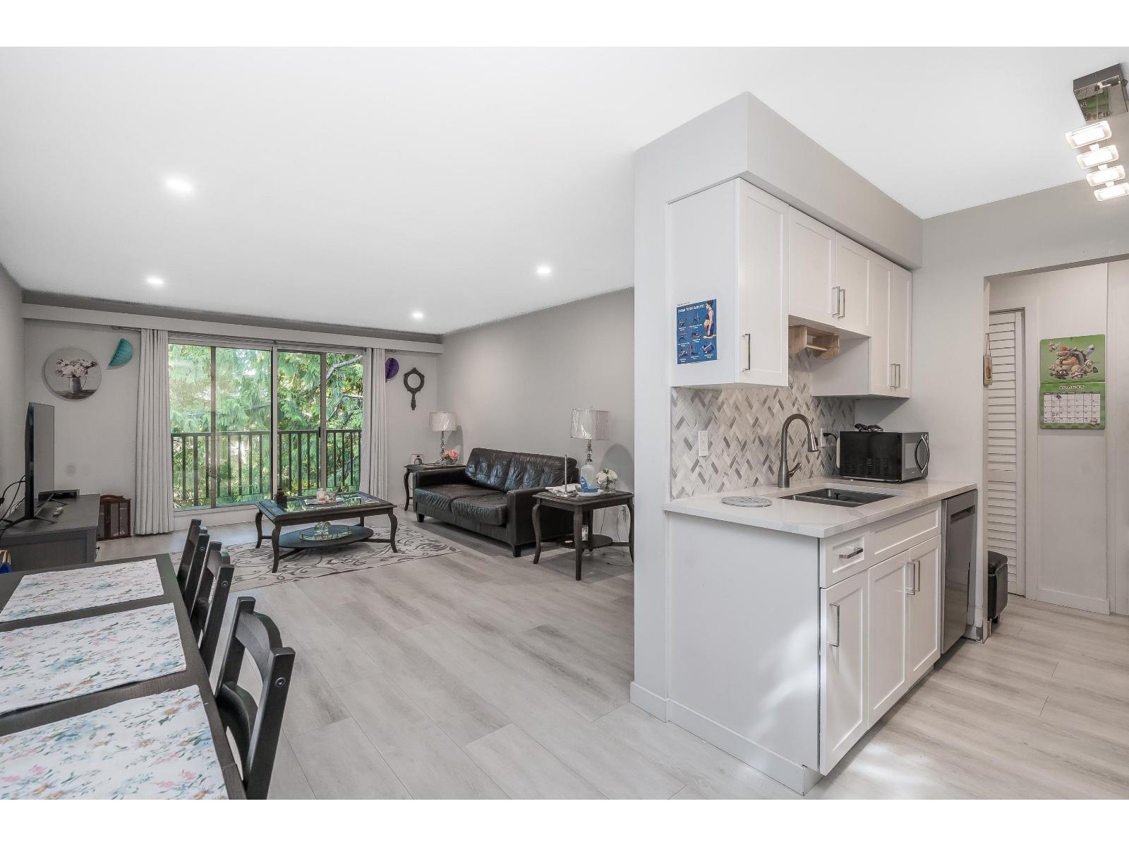 307 15268 100 Avenue, Surrey, British Columbia  V3R 7V1 - Photo 4 - R3158929