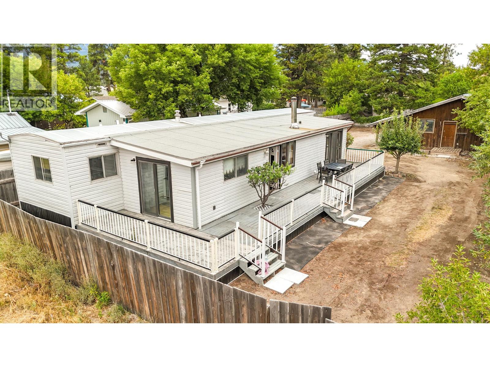 4956 Burns Avenue, Canal Flats, British Columbia V0B 1B0 - Photo 1 - 10397665