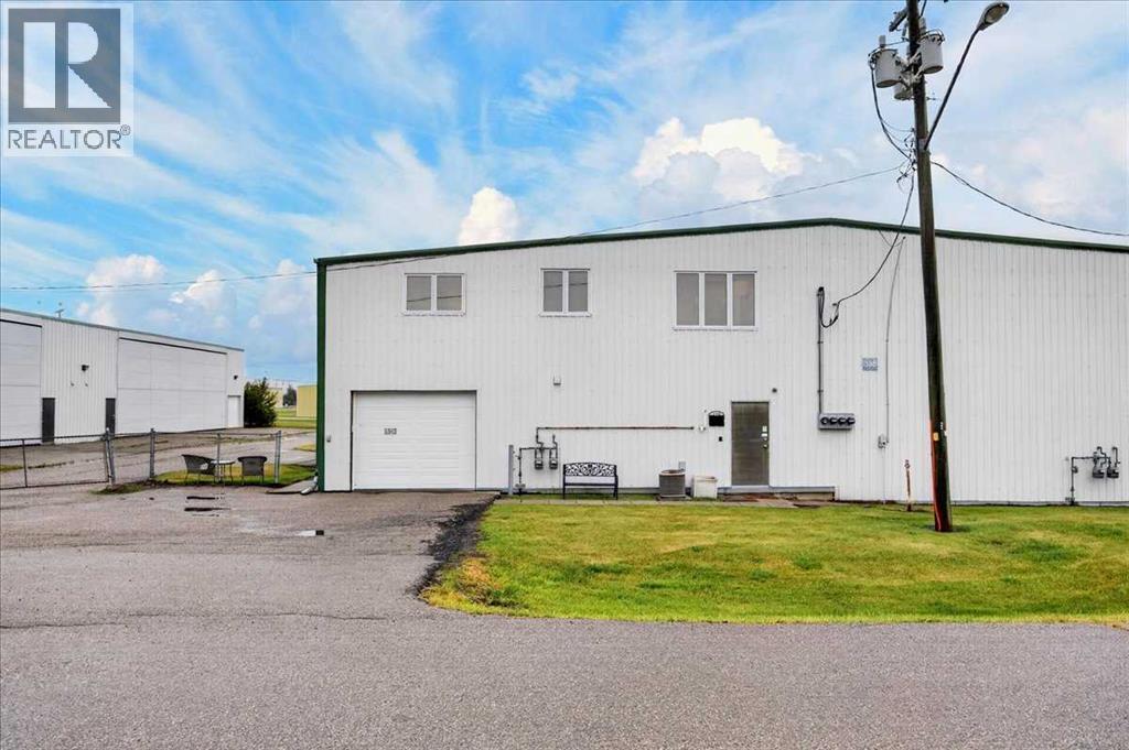 1, 336 Noorduyn Park NE, Calgary, Alberta  T3Z 3S7 - Photo 3 - A2338178