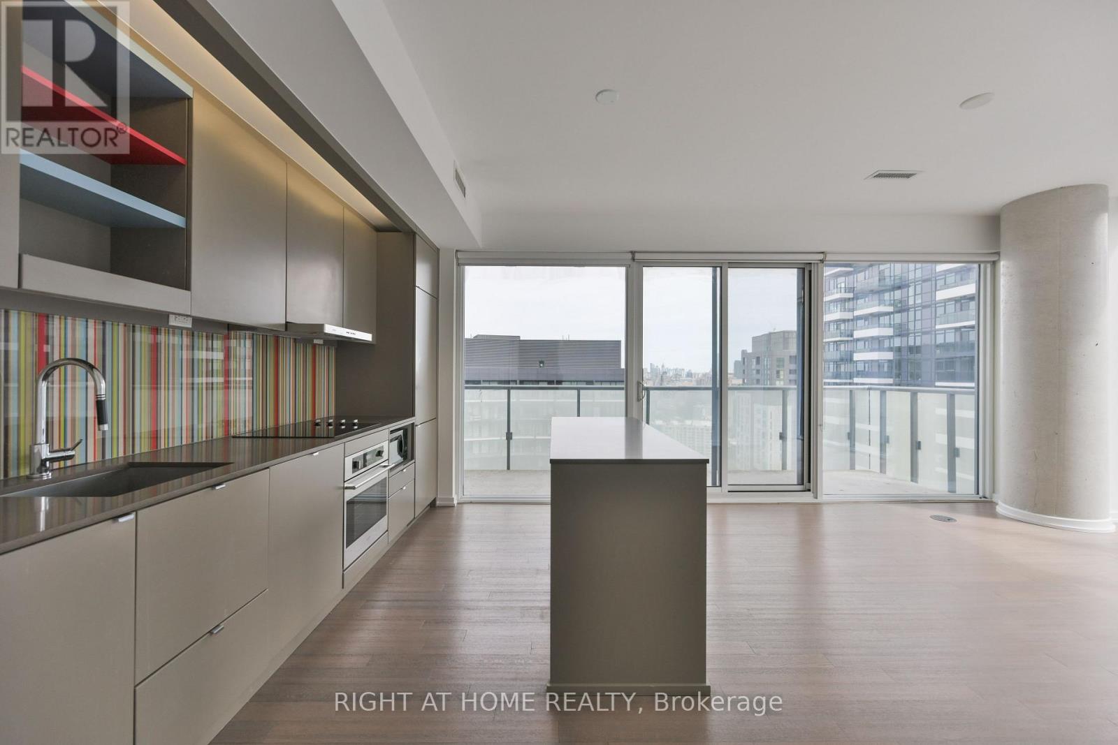 3903 - 101 Peter Street, Toronto, Ontario  M5V 2G9 - Photo 2 - C13712528