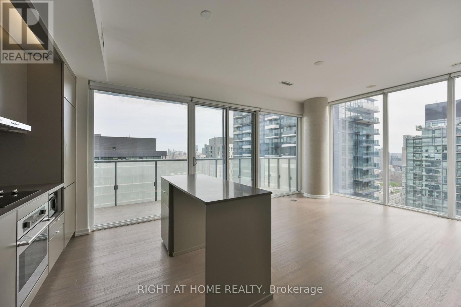 3903 - 101 Peter Street, Toronto, Ontario  M5V 2G9 - Photo 3 - C13712528