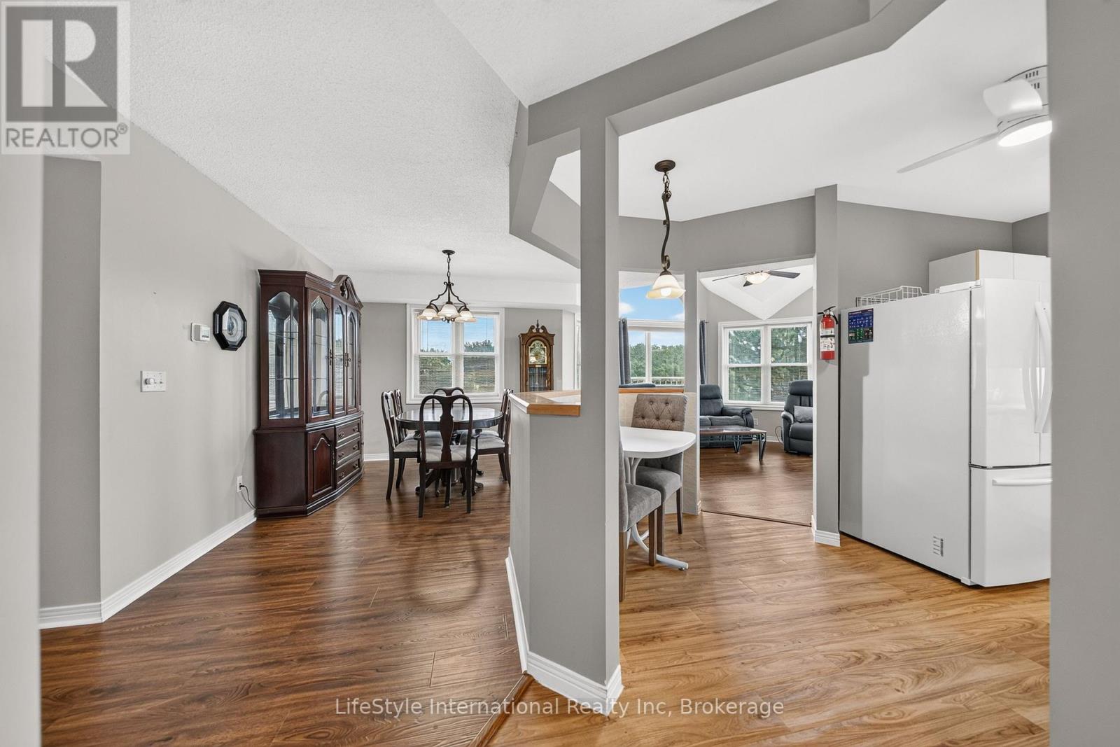 307 - 208 Silvercreek Parkway N, Guelph, Ontario  N1H 8H2 - Photo 2 - X13712530