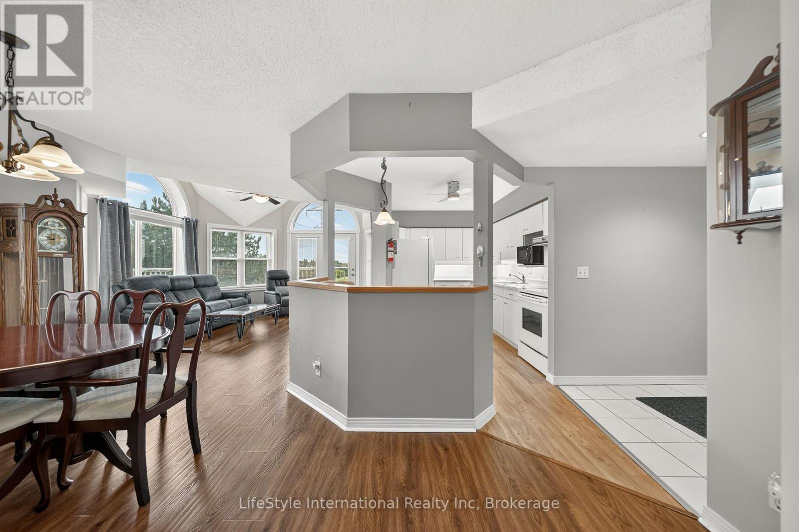 307 - 208 Silvercreek Parkway N, Guelph, Ontario  N1H 8H2 - Photo 3 - X13712530