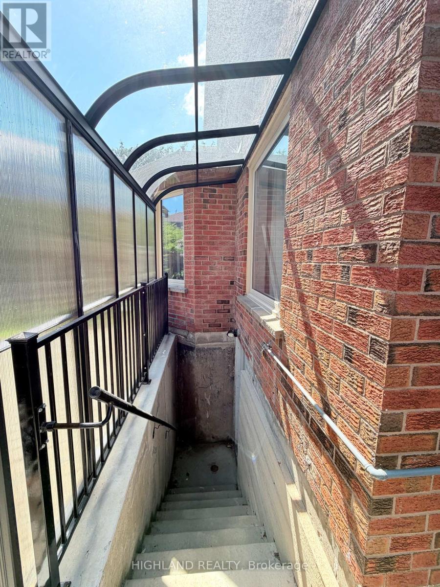 Bsmt - 5713 Sparkwell Drive, Mississauga, Ontario  L5R 3N8 - Photo 2 - W13712508