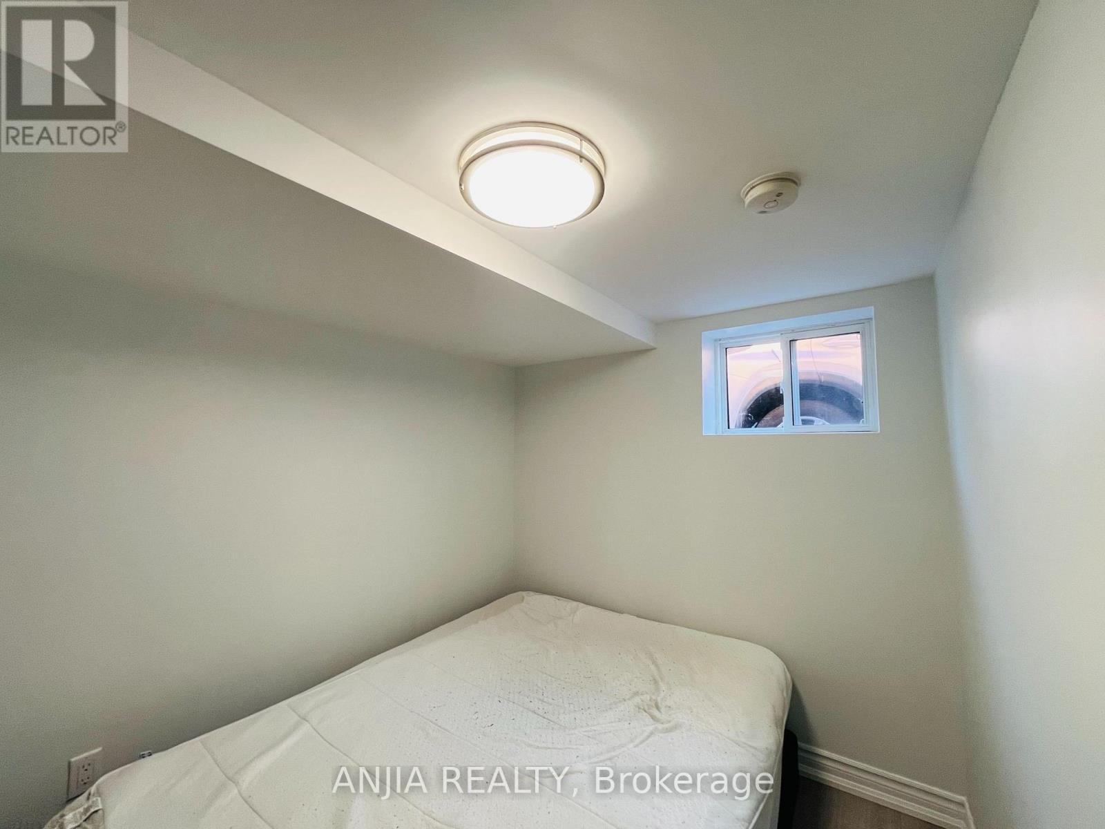 77 Nash Drive, Toronto, Ontario  M3M 2L6 - Photo 19 - W13712514